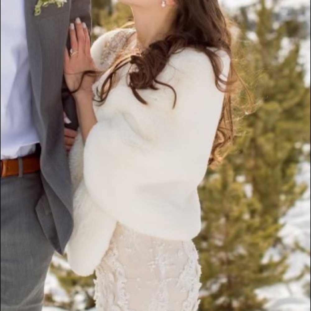 Ivory fur shawl cover